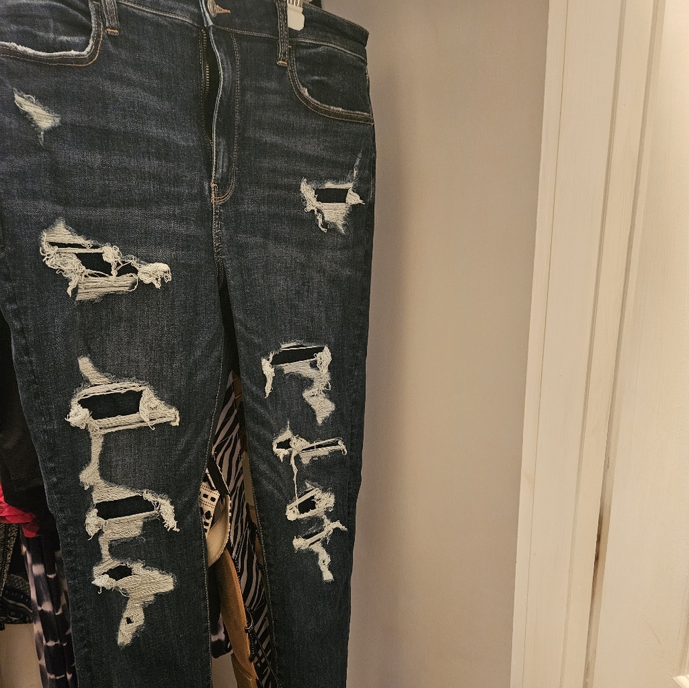 NWOT American Eagle destroyed hi rise skinny jeans